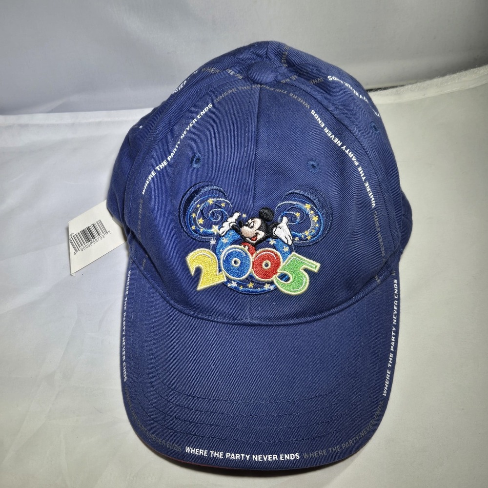 WALT DISNEY WORLD BASEBALL CAP MICKEY 2005 WHERE THE PARTY NEVER ENDS hat NWT